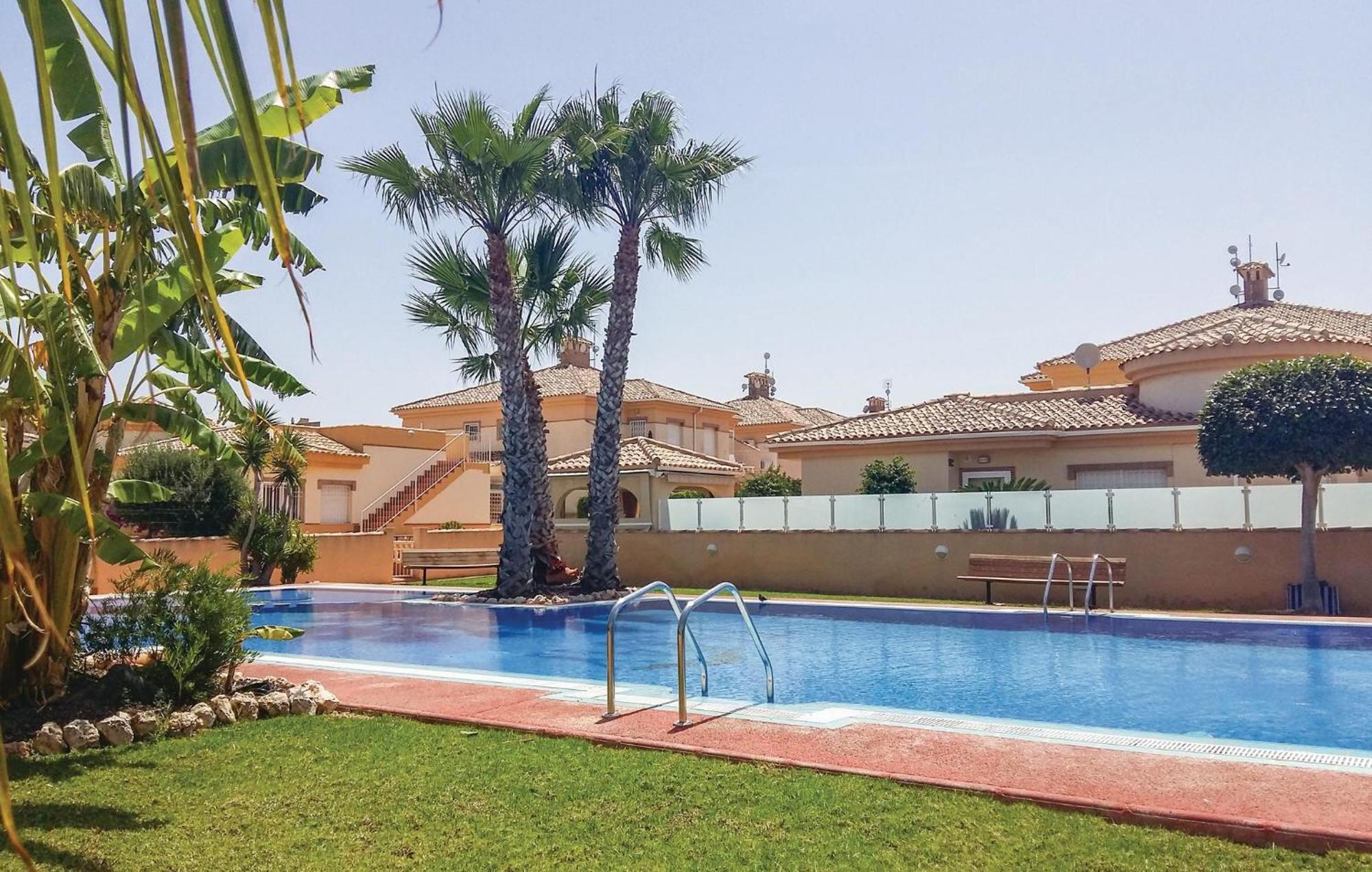 Cozy Home In Orihuela Costa With Kitchen Dehesa de Campoamor  Екстер'єр фото