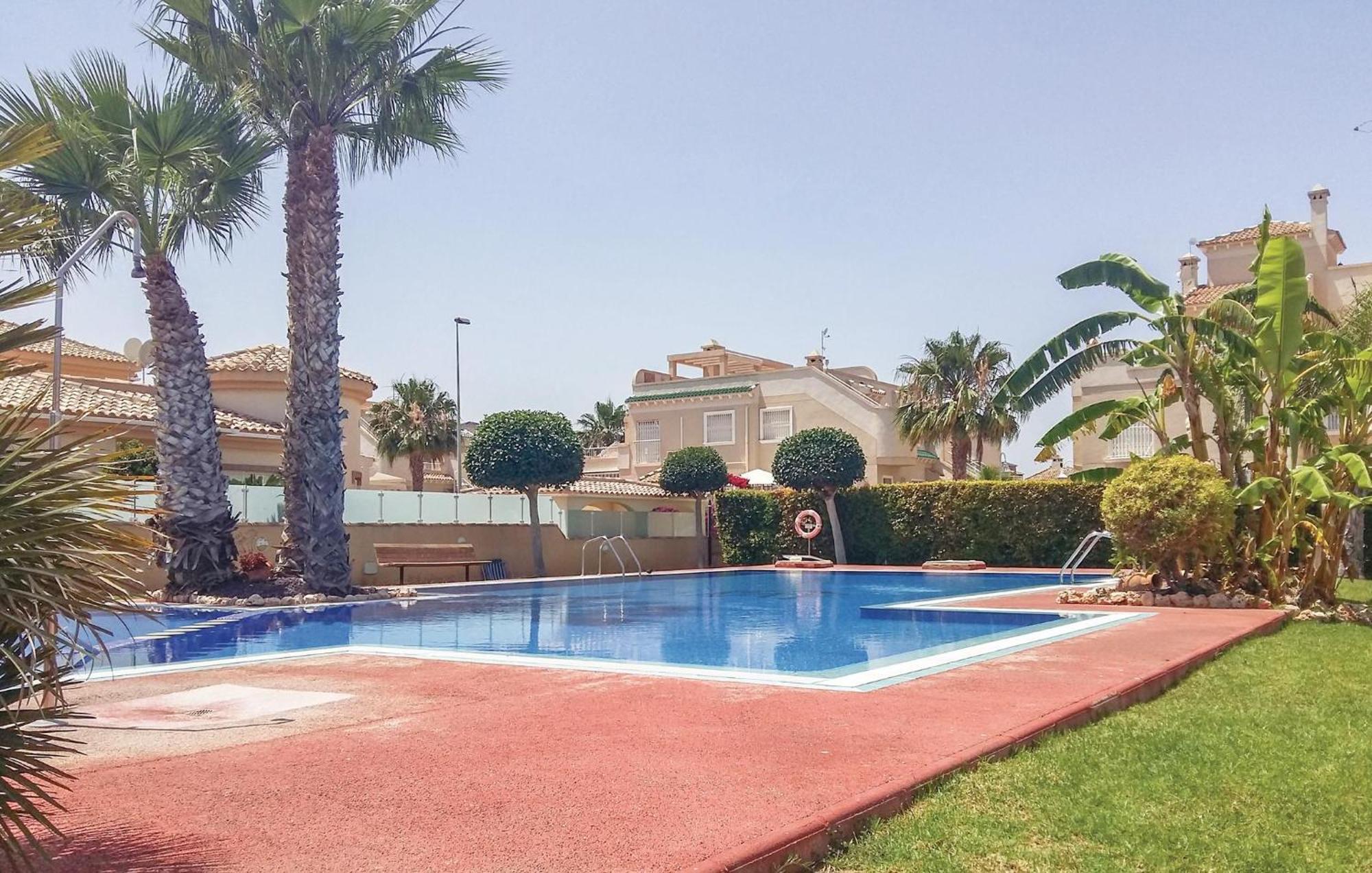 Cozy Home In Orihuela Costa With Kitchen Dehesa de Campoamor  Екстер'єр фото